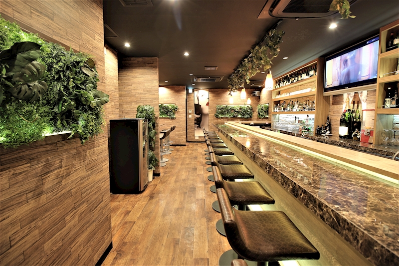 落ち着いた雰囲気の室内